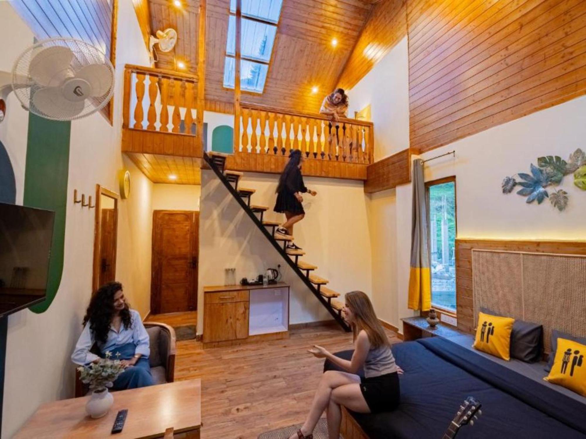The Hosteller Kasol Rum bild